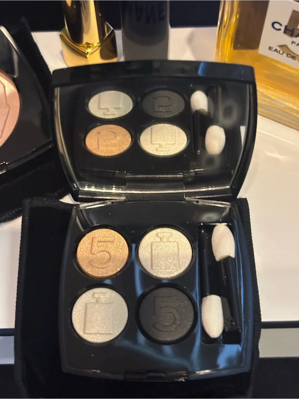 CHANEL No.5 Limited Edition Les 4 Ombres Multi-Effect Eyeshadow - White & Gold